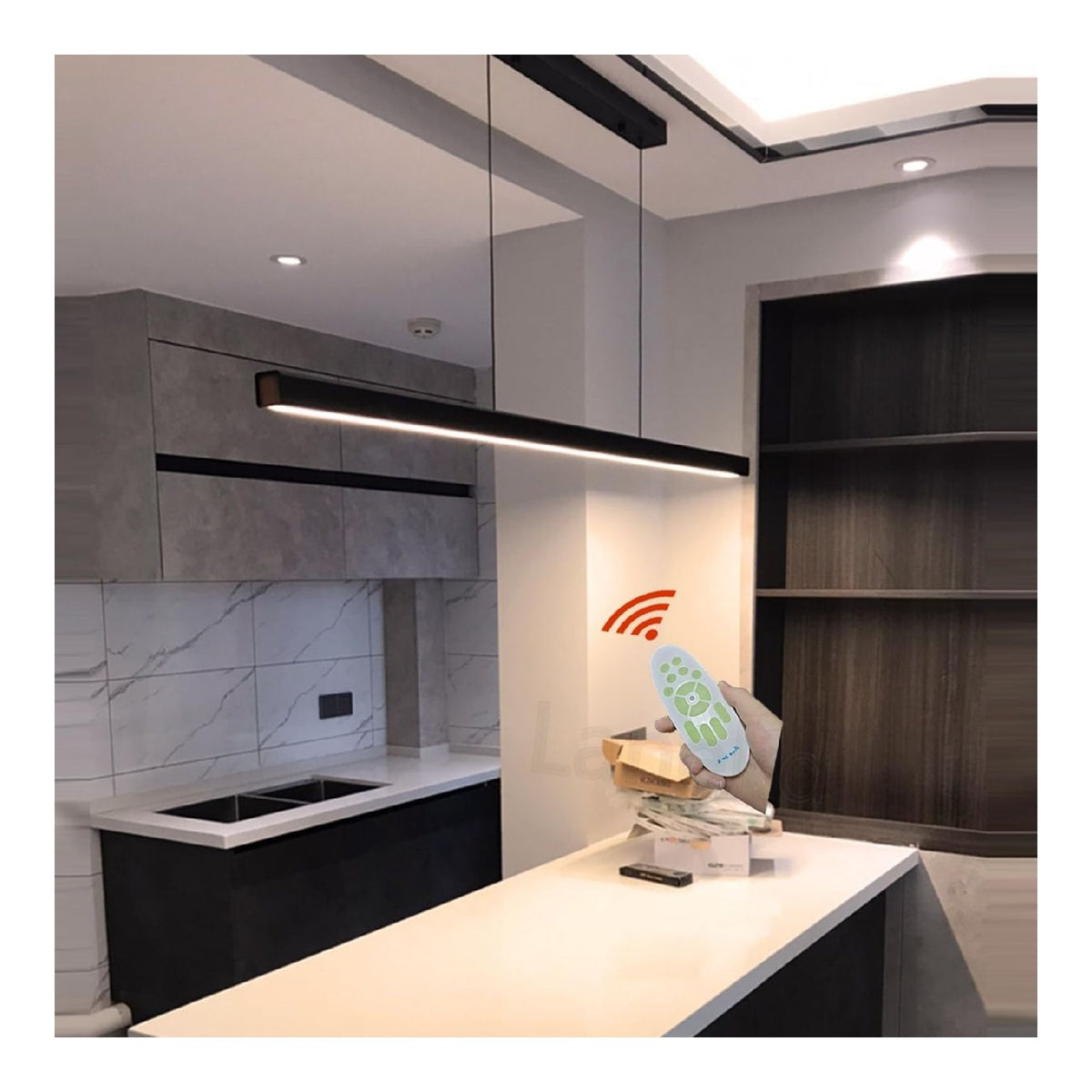 Suspension Noir et Blanc a presence elegante et lumiere agreable 32 W