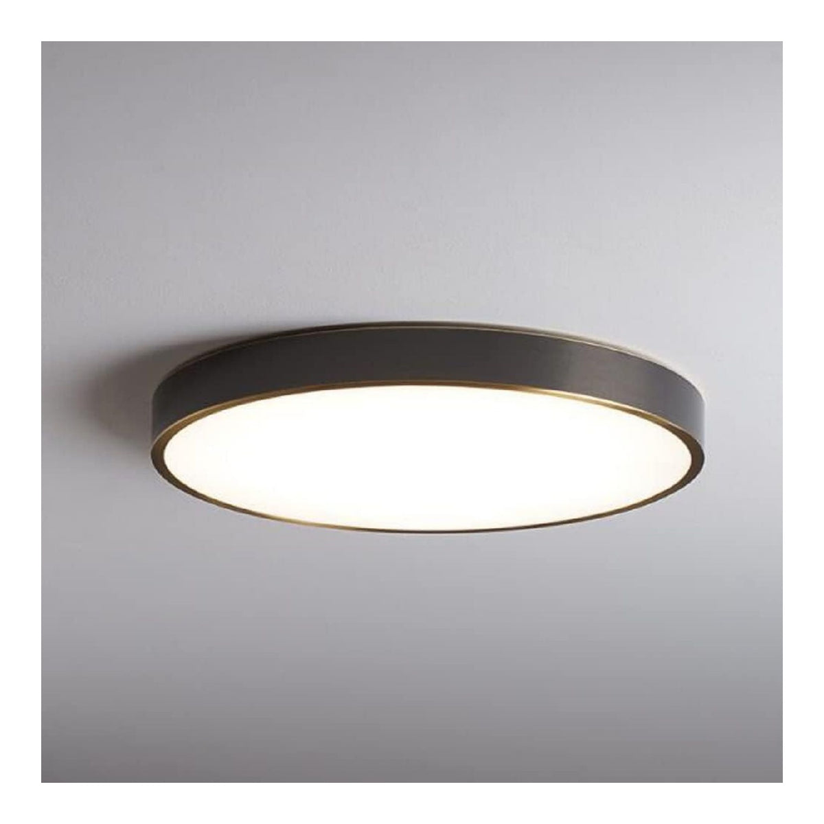 Plafonnier Noir et Blanc aux lignes epurees avec eclairage confortable 26W